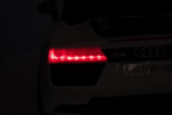 Audi R8 na akumulator dla dzieci Biały