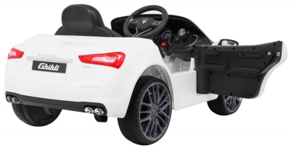 Maserati Ghibli na akumulator dla dzieci Biały