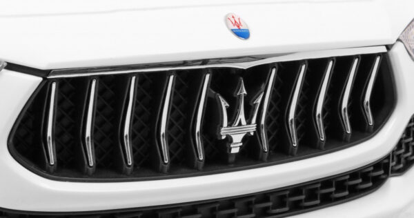 Maserati Ghibli na akumulator dla dzieci Biały