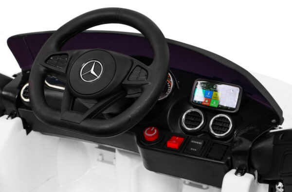 Mercedes Benz GT na akumulator dla dzieci Biały