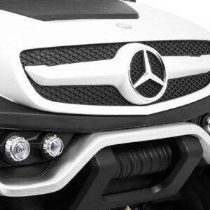 Pojazd Mercedes BENZ UNIMOG Biały