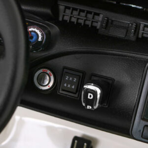 Pojazd Toyota Hilux Biała