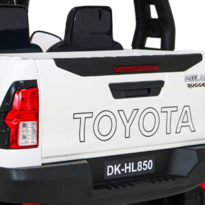 Pojazd Toyota Hilux Biała
