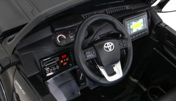 Pojazd Pickup Toyota Hilux Czarna